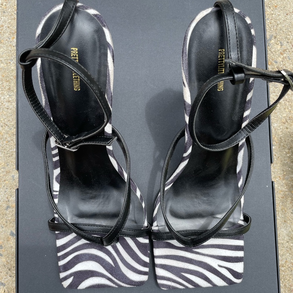 Women’s Zebra Heels Size 7 US